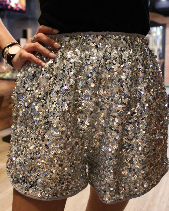 Short sequin