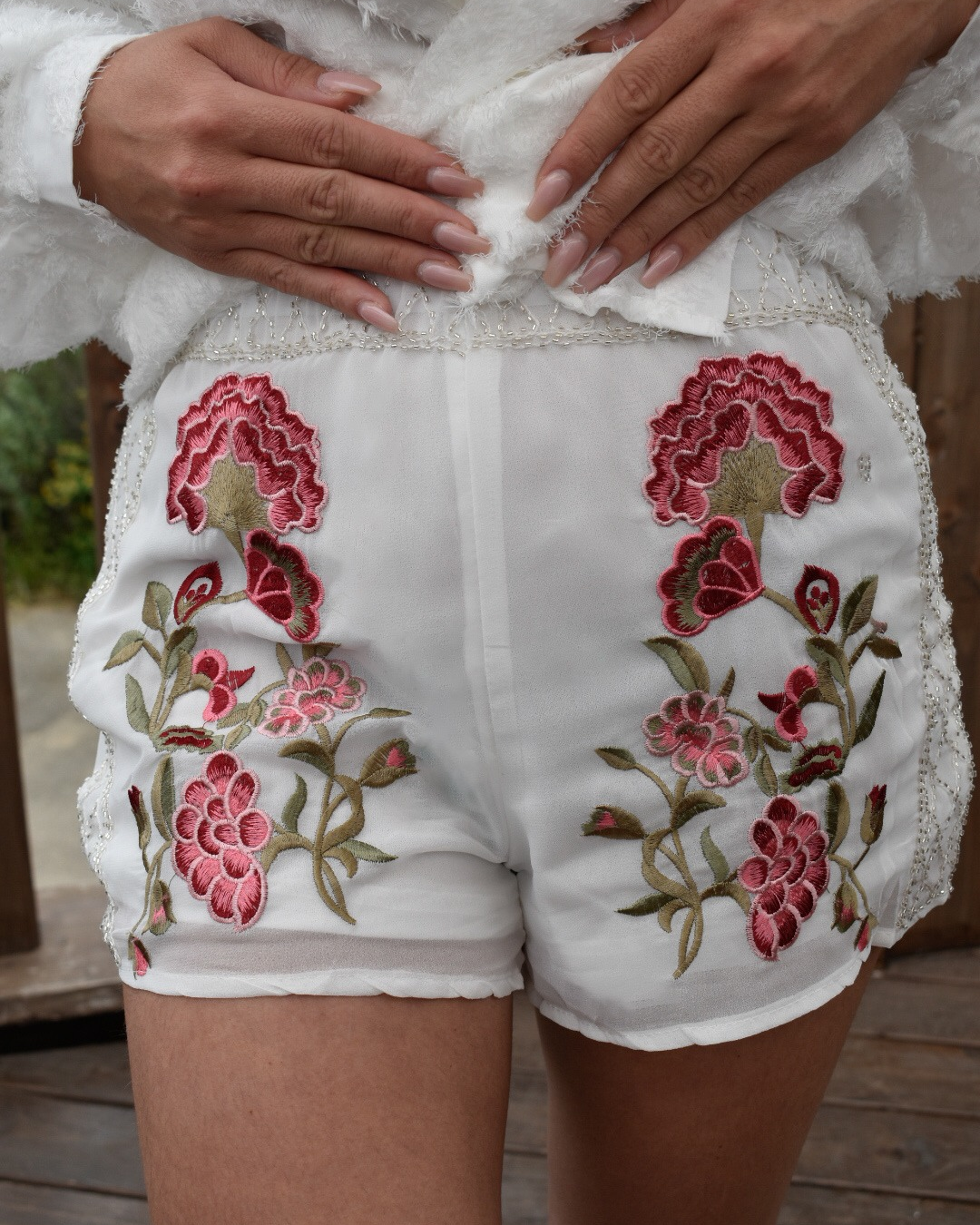 Short broderie