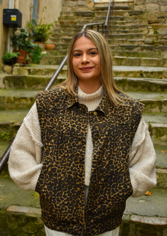 Veste en jean sans manches motifs léopard