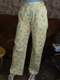 Pantalon à motif fleurs