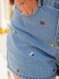 Short jean broderie