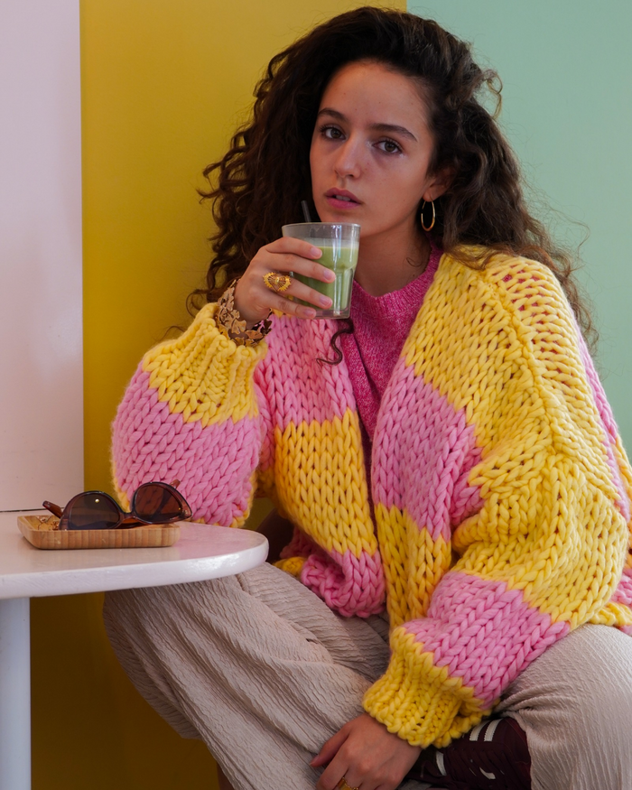 Gilet en maille rose/jaune