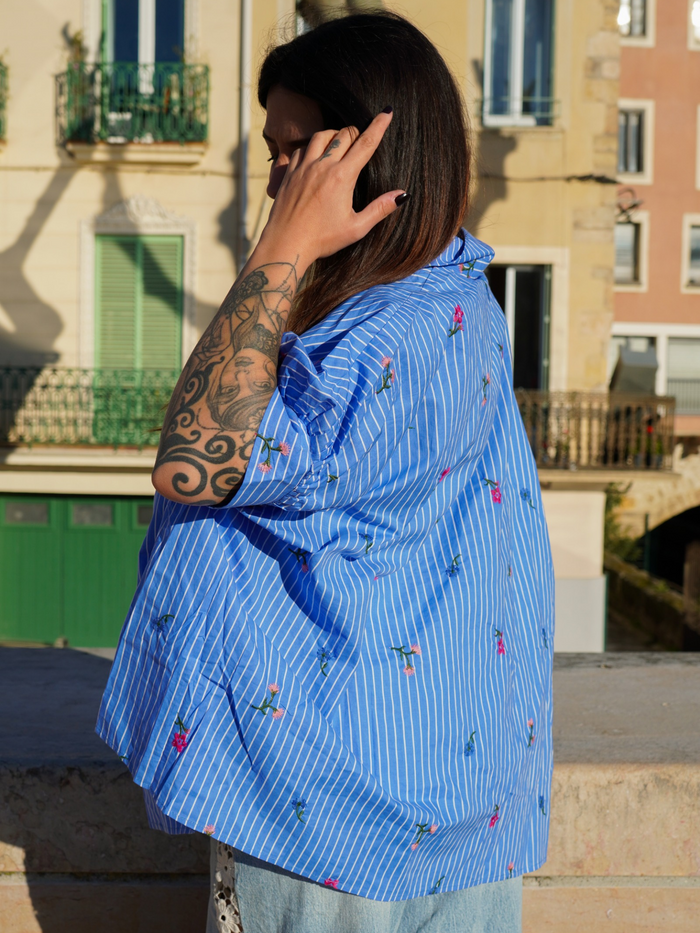 Chemise fleurs brodées pré-commande