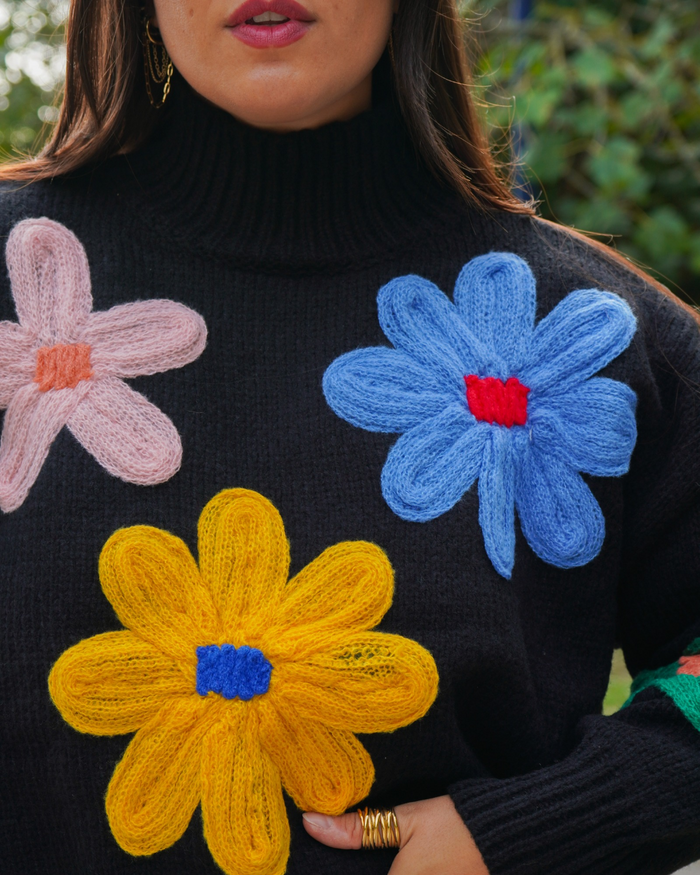 Pull fleurs noir