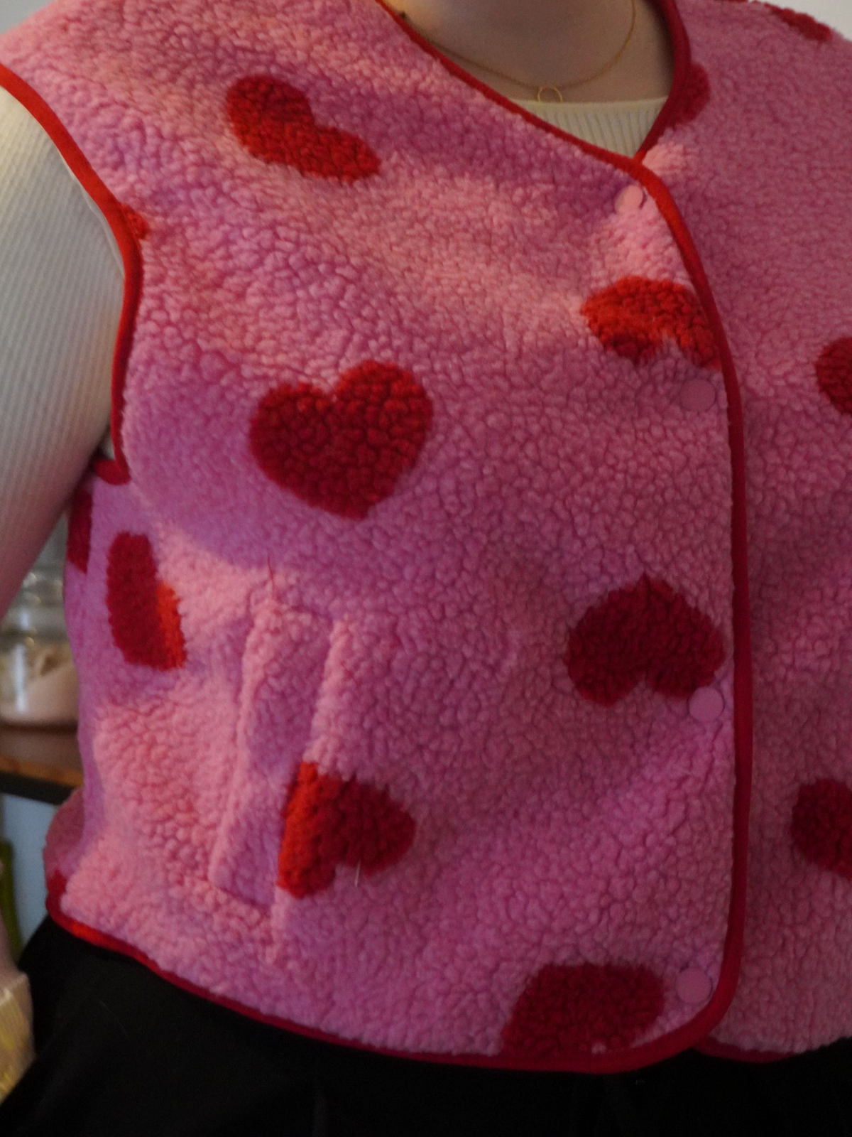 Gilet sans manches cœur rose pré-commande