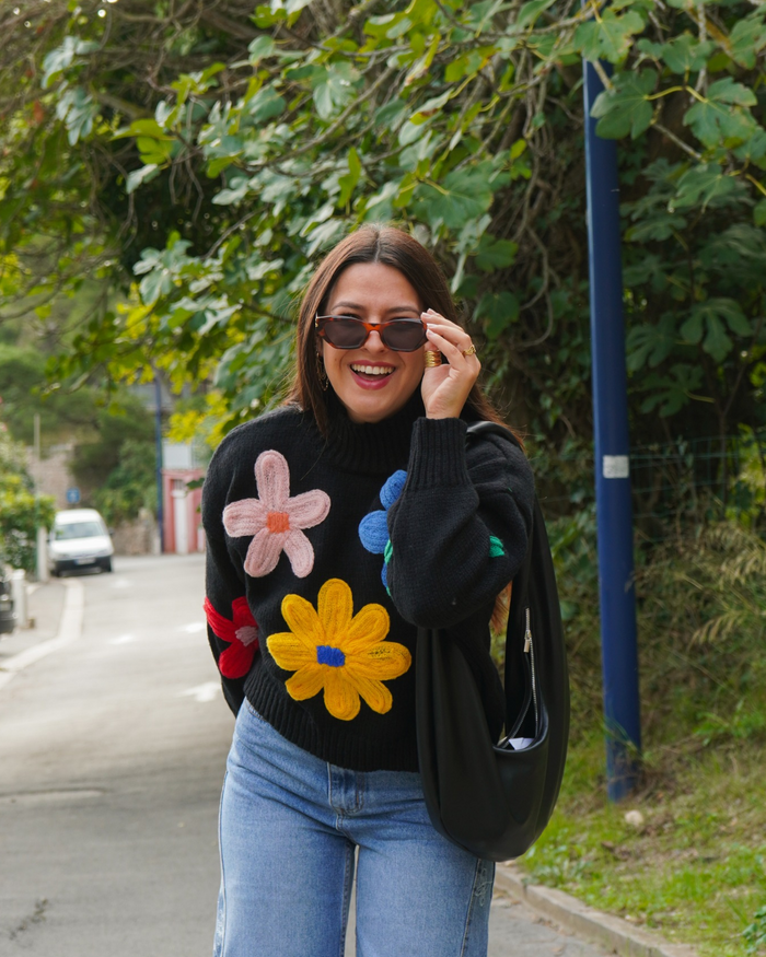 Pull fleurs noir