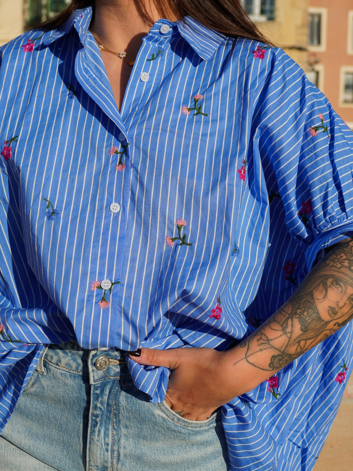 Chemise fleurs brodées pré-commande