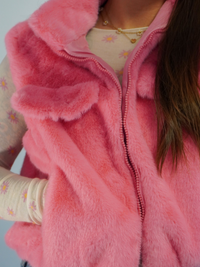 Gilet fausse fourrure rose